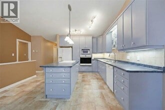 207 Cassandra Blvd in Sarnia, ON - Building Photo - Building Photo