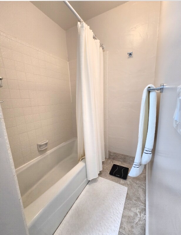 1 CA-1 in San Luis Obispo, CA - Foto de edificio - Building Photo