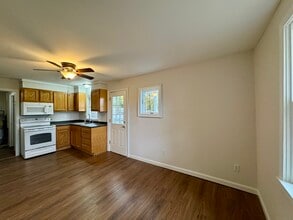 356 A Ct in Suffield, CT - Building Photo - Building Photo