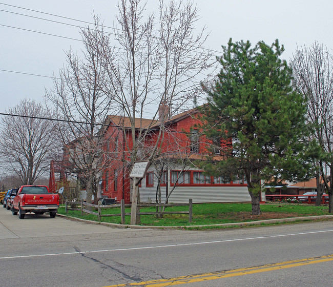 8112 Dayton Springfield Rd in Fairborn, OH - Building Photo - Building Photo