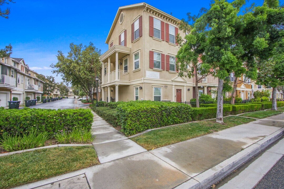 15262 Severyns Rd in Tustin, CA - Building Photo