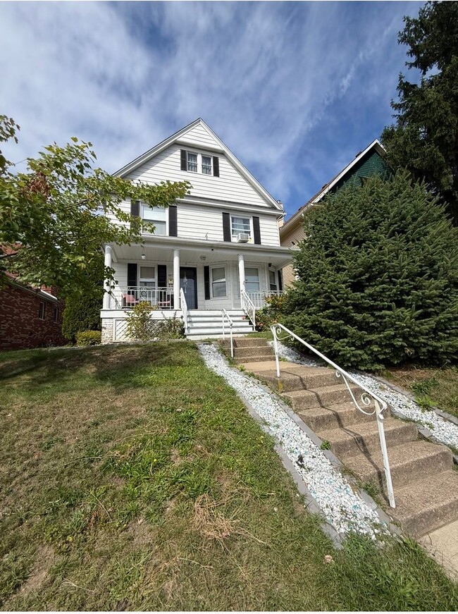 property at 607 N Sumner Ave
