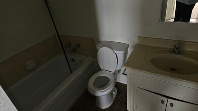 1017-1019 Sonora Ave in Modesto, CA - Building Photo - Building Photo