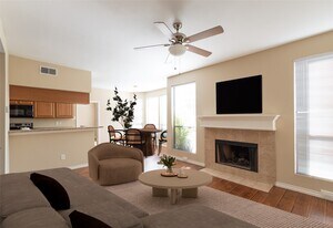 1881 Bering Dr in Houston, TX - Building Photo