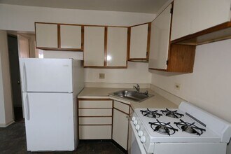 5736 N Winthrop Ave in Chicago, IL - Building Photo - Building Photo