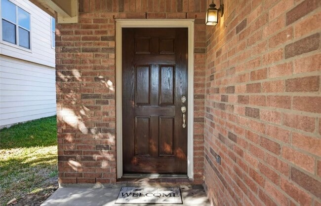 10635 Goldfinch Rd in Baytown, TX - Building Photo - Building Photo