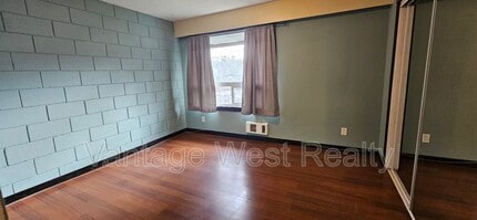 1292-1292 Lawrence Ave in Kelowna, BC - Building Photo - Building Photo