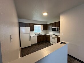 4451 Vasey Ave in Marion, IA - Building Photo - Building Photo