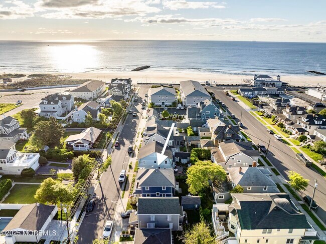 39 East End Ave in Avon By The Sea, NJ - Building Photo - Building Photo