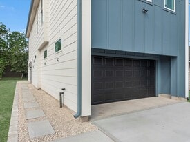 1130 Miller Rd in Sealy, TX - Building Photo