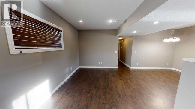 7302-115A 115a St in Grande Prairie, AB - Building Photo - Building Photo