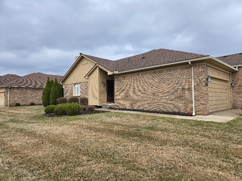 15355 Windmill Ct in Macomb, MI - Building Photo