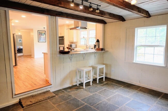 6025 Coon Tree Rd in The Plains, VA - Building Photo - Building Photo