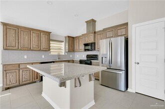 23 Sereno St in McAllen, TX - Building Photo - Building Photo