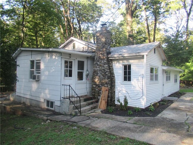 5 Point O Pine in Monroe, NY - Foto de edificio - Building Photo