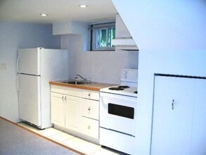 25 Moynes Av in Toronto, ON - Building Photo - Building Photo