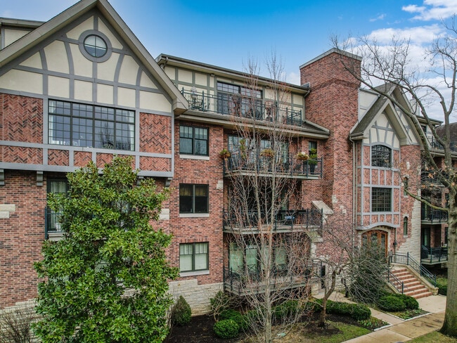 Forest Court Commons in St. Louis, MO - Building Photo - Building Photo
