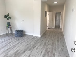 731 E 32nd St, Unit A in Los Angeles, CA - Building Photo - Building Photo