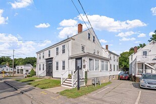 21 Portsmouth Ave in Exeter, NH - Building Photo