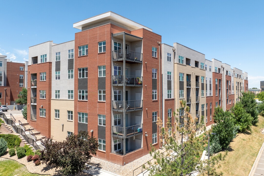 Elevation at County Line Station in Englewood, CO - Foto de edificio