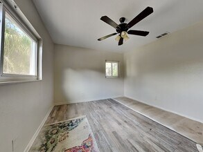 905 Alicia Ave in Tampa, FL - Building Photo - Building Photo