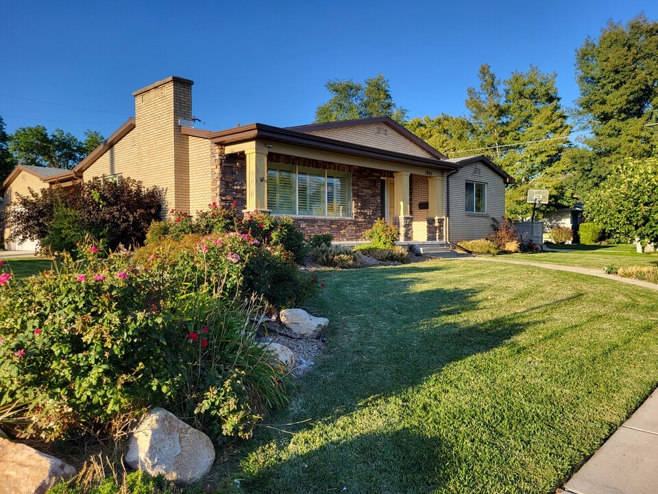 1905 Saint Marys Dr in Salt Lake City, UT - Building Photo