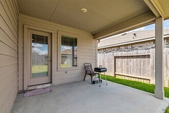 14939 Cypress Holw Dr in New Caney, TX - Building Photo - Building Photo