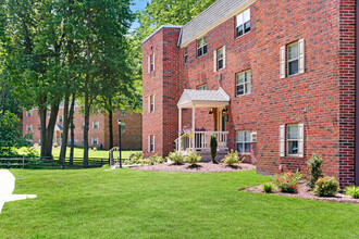 Font Hill Apartments in Doylestown, PA - Building Photo - Building Photo