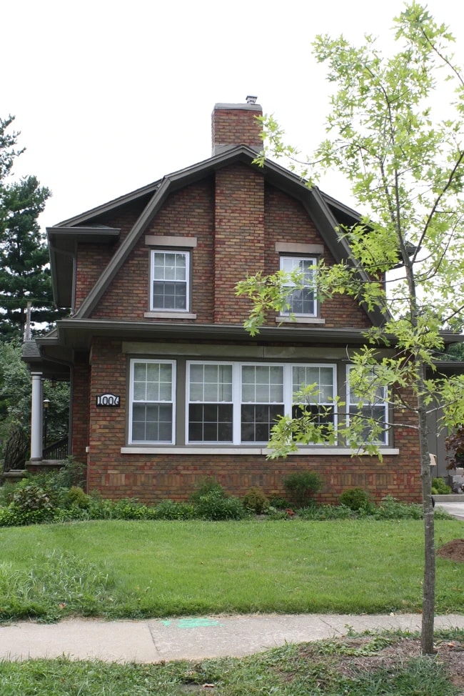 property at 1006 E 1st St