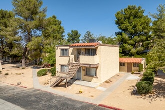 Park View Apartments in Victorville, CA - Building Photo - Building Photo