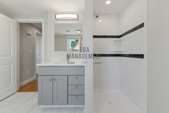 10 Benson St, Unit 1 in Boston, MA - Building Photo - Building Photo