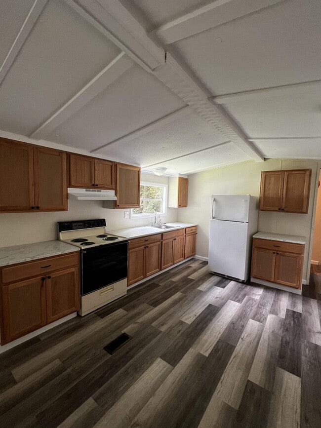 1035 Aaron Ln in Jacksonville, NC - Building Photo - Building Photo