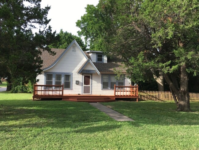 property at 201 W Franklin St
