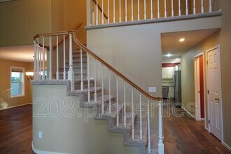 1394 E Holly St in Boise, ID - Building Photo - Building Photo