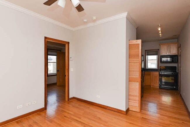 3243 N Clifton Ave, Unit J00P