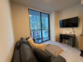 121 NE 5th St, Unit SI ID1388734P in Miami, FL - Building Photo