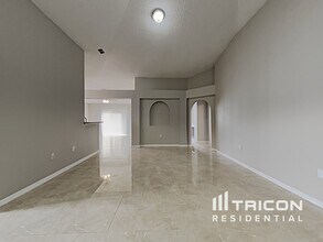 7346 Prosperity Park Rd N in Jacksonville, FL - Building Photo - Building Photo