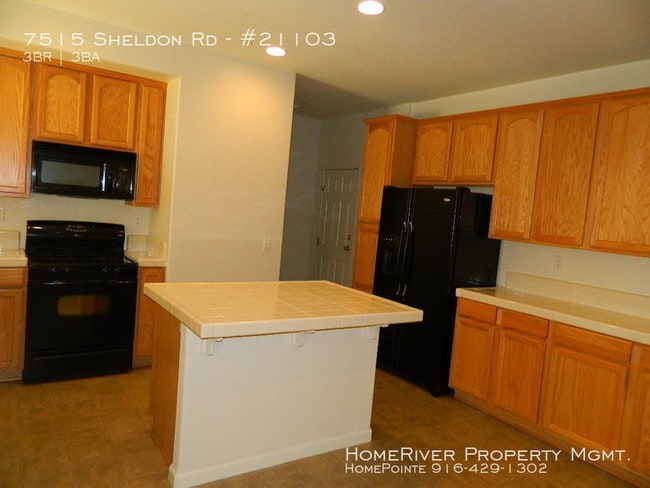 7515 Sheldon Rd-Unit -#21103 in Elk Grove, CA - Foto de edificio - Building Photo