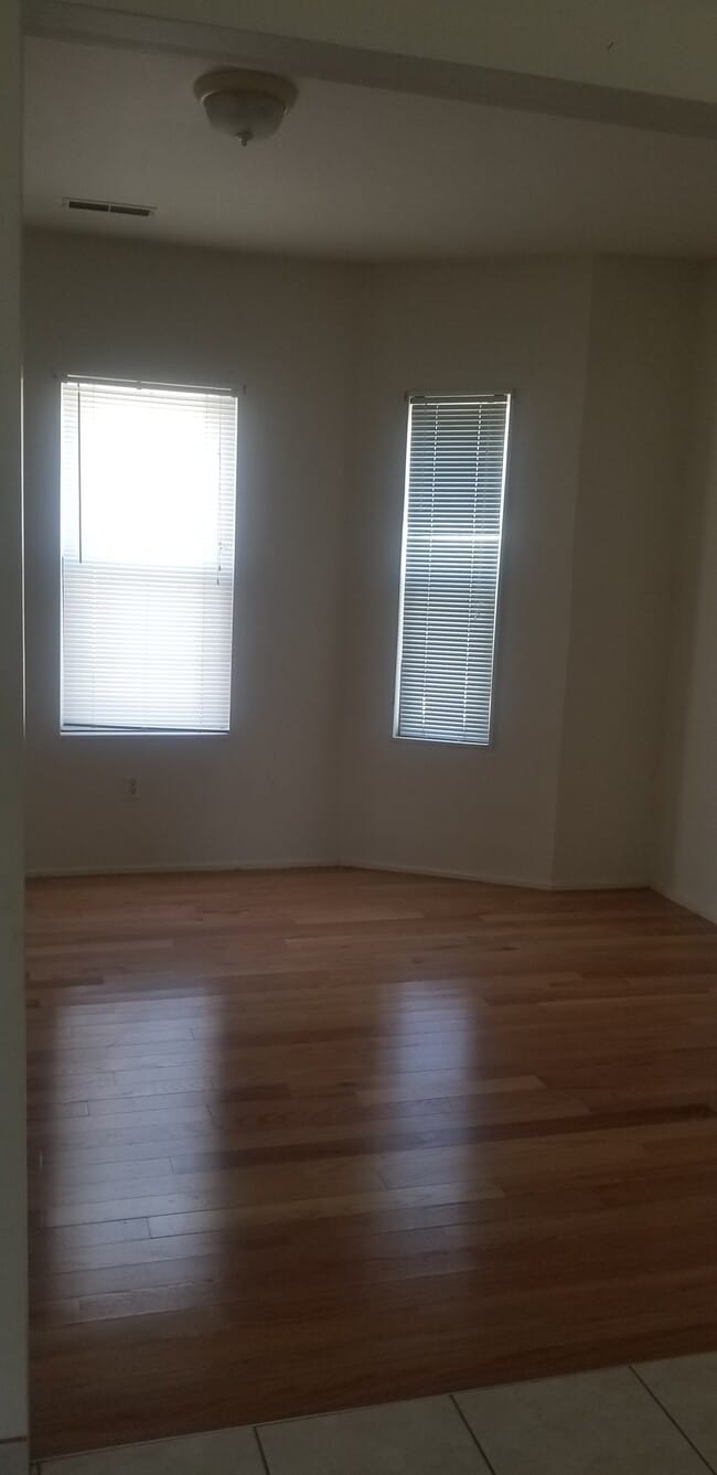 211 White St, Unit 2R