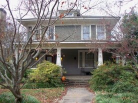 300 Oxford Pl NE, Unit #3-Basement Apartments