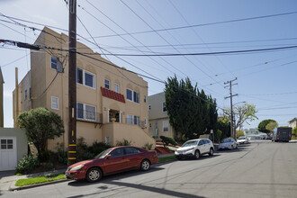 560-566 Merritt Ave in Oakland, CA - Building Photo - Building Photo