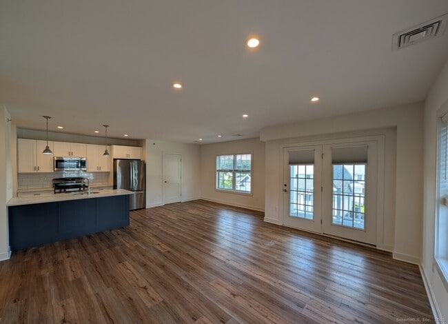 138 Highland Ave in Cheshire, CT - Building Photo - Building Photo