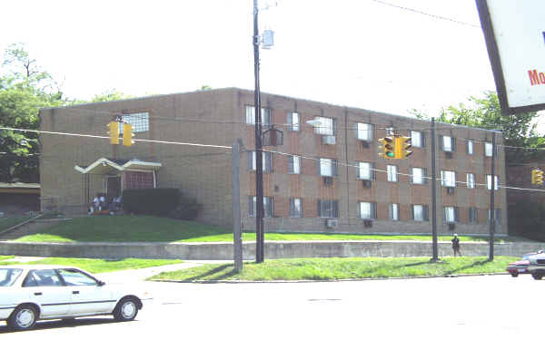 1812 Colonnade Rd in Cleveland, OH - Building Photo