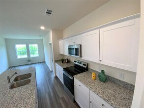 8248 Muscovy Dr in Fort Worth, TX - Foto de edificio - Building Photo