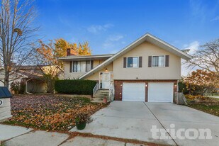 1130 Pinehurst Ln in Schaumburg, IL - Building Photo