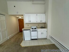 1223 Beacon St in Brookline, MA - Building Photo - Building Photo