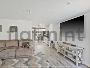 3835 W 147th Pl in Hawthorne, CA - Building Photo - Building Photo
