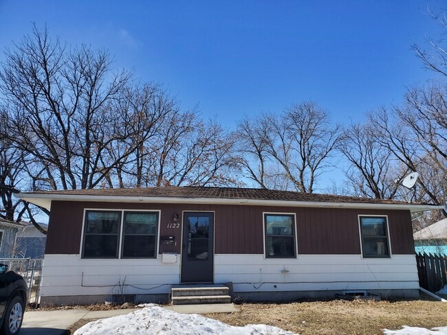 property at 1122 18th St N