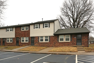 Dalehaven Estates in Evansville, IN - Foto de edificio - Building Photo