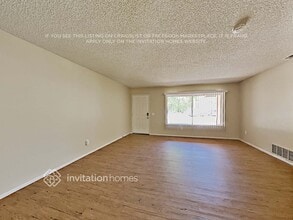 271 Glenmont Ct in Hemet, CA - Foto de edificio - Building Photo